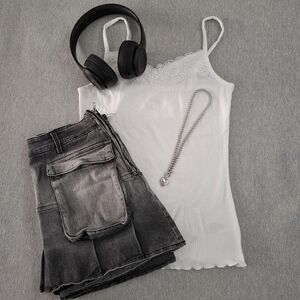 White lace tank ₊˚⊹౨ৎ ₊˚⊹